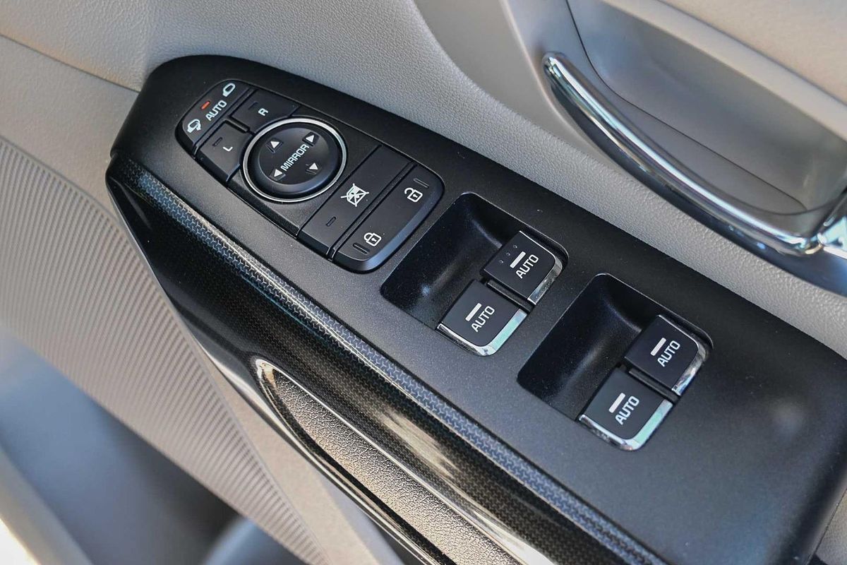 2016 Kia Carnival Si YP