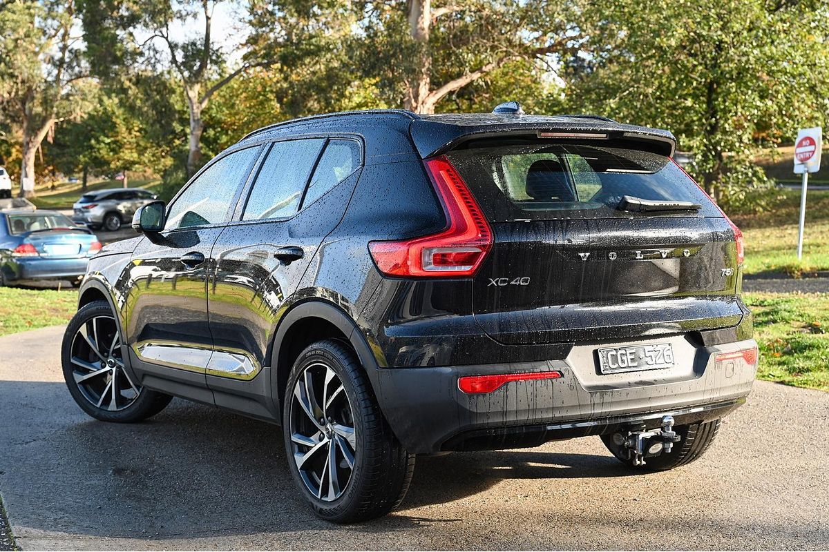 2021 Volvo XC40 T5 R-Design