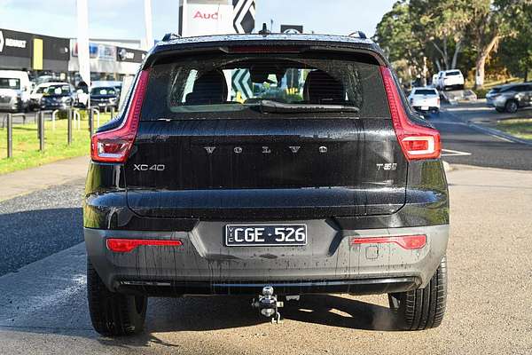 2021 Volvo XC40 T5 R-Design