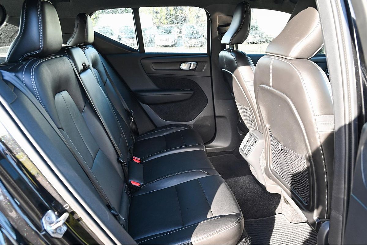 2021 Volvo XC40 T5 R-Design