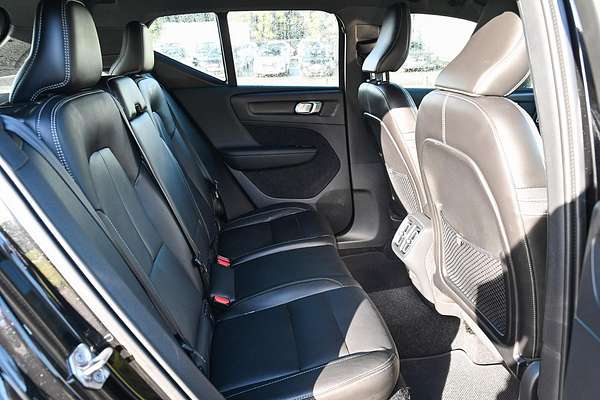 2021 Volvo XC40 T5 R-Design