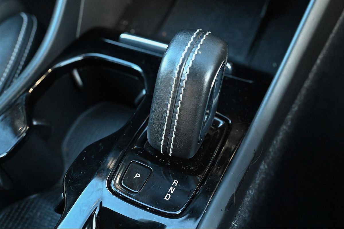 2021 Volvo XC40 T5 R-Design