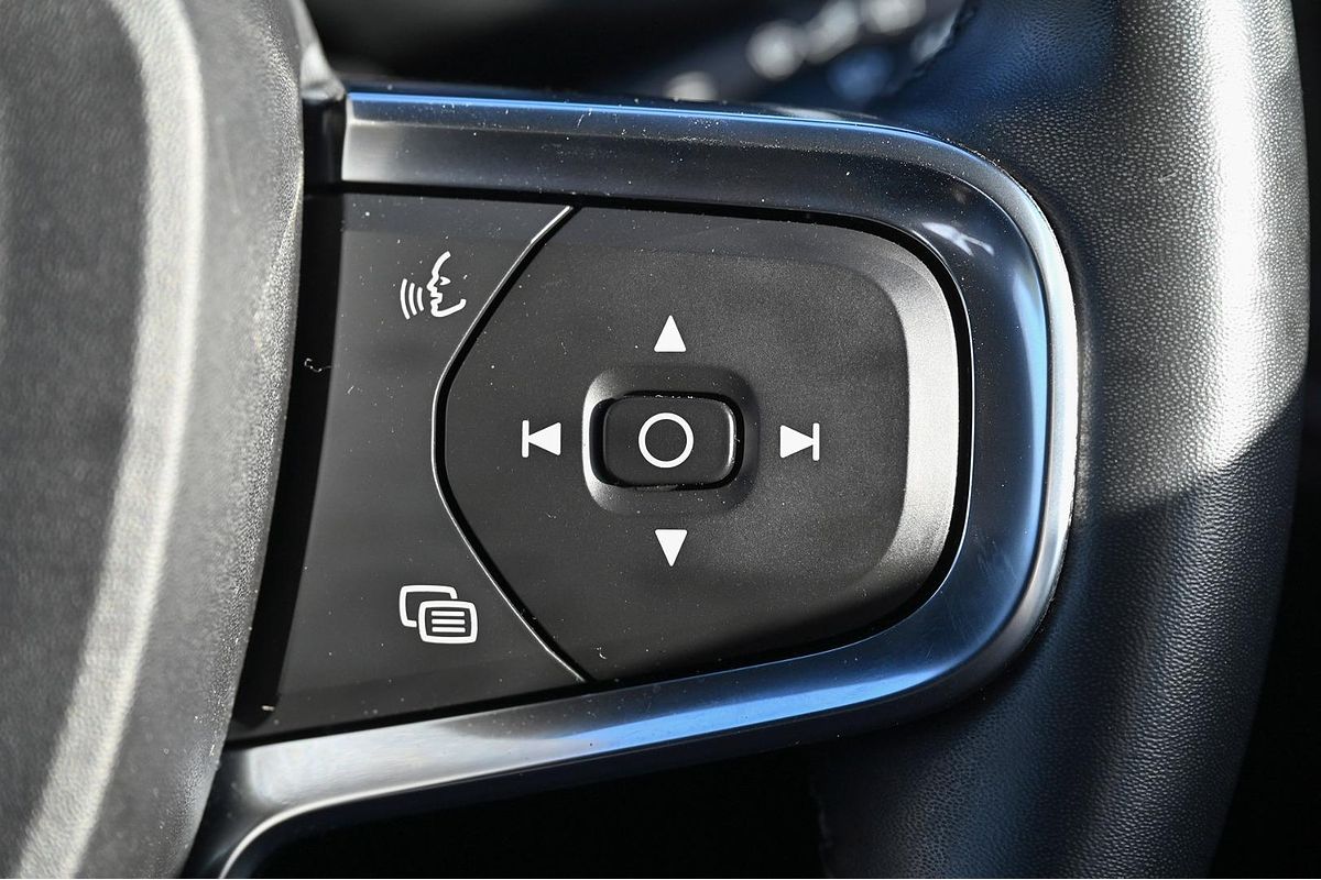 2021 Volvo XC40 T5 R-Design