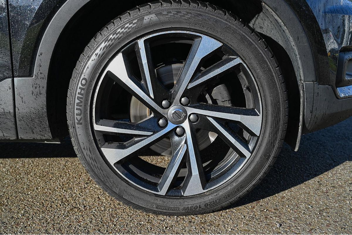 2021 Volvo XC40 T5 R-Design