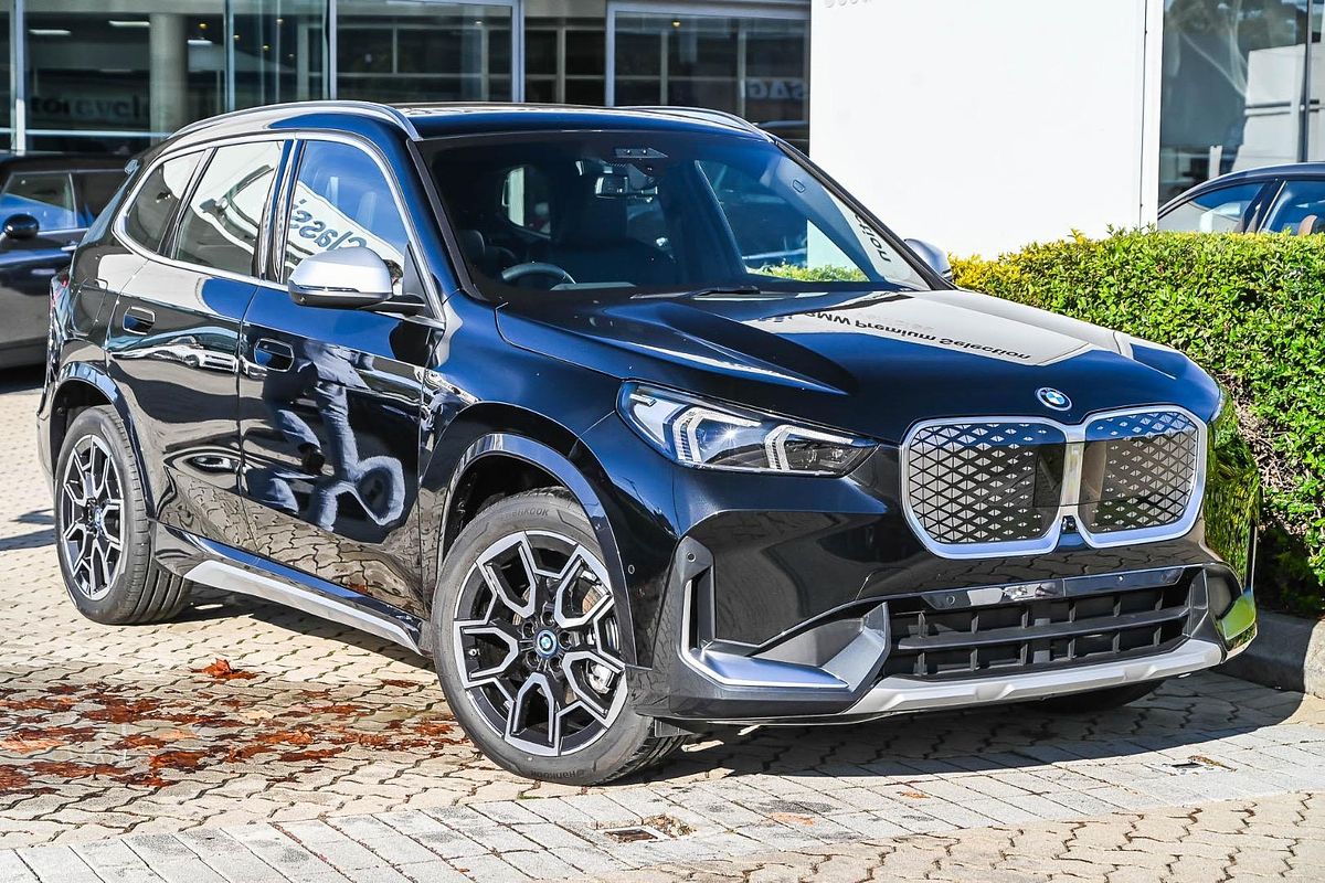 2024 BMW iX1 eDrive20 xLine U11