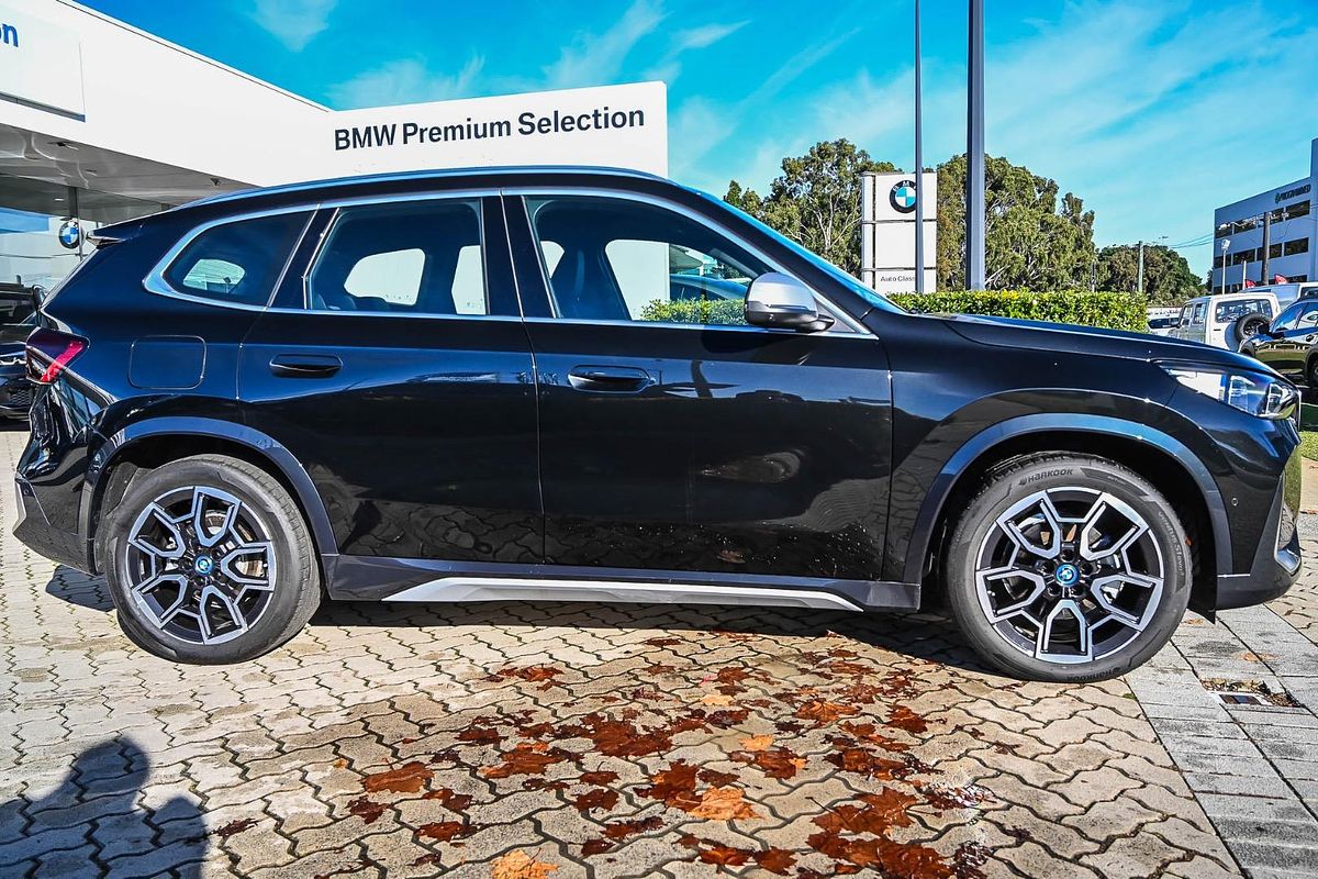 2024 BMW iX1 eDrive20 xLine U11