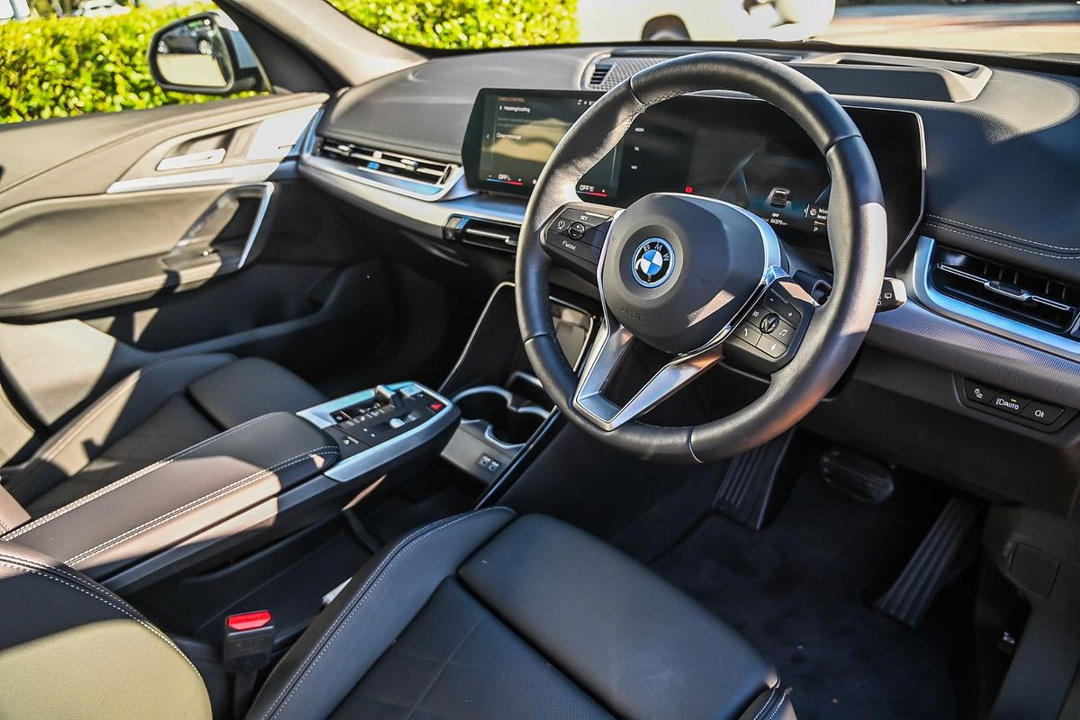 2024 BMW iX1 eDrive20 xLine U11