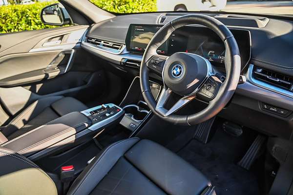 2024 BMW iX1 eDrive20 xLine U11