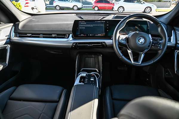 2024 BMW iX1 eDrive20 xLine U11