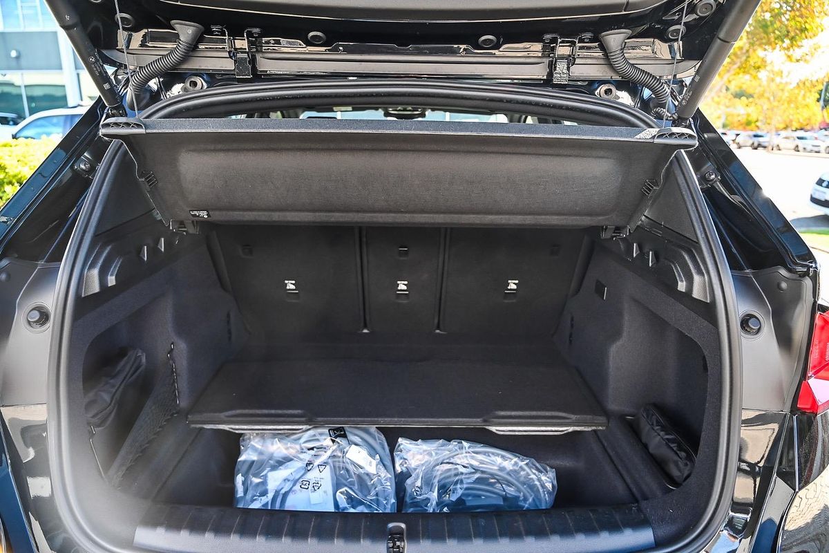 2024 BMW iX1 eDrive20 xLine U11