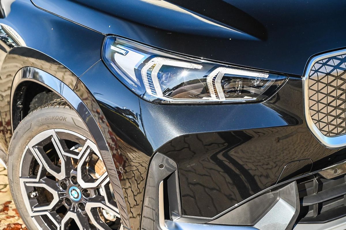 2024 BMW iX1 eDrive20 xLine U11