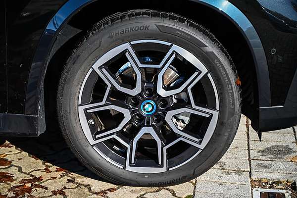 2024 BMW iX1 eDrive20 xLine U11