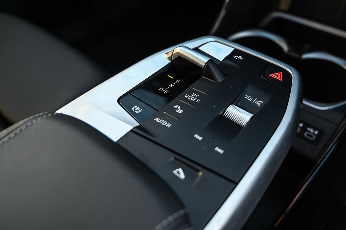 2024 BMW iX1 eDrive20 xLine U11