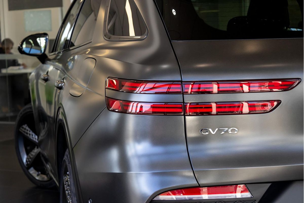 2024 Genesis GV70 3.5T AWD Sport JK.V2
