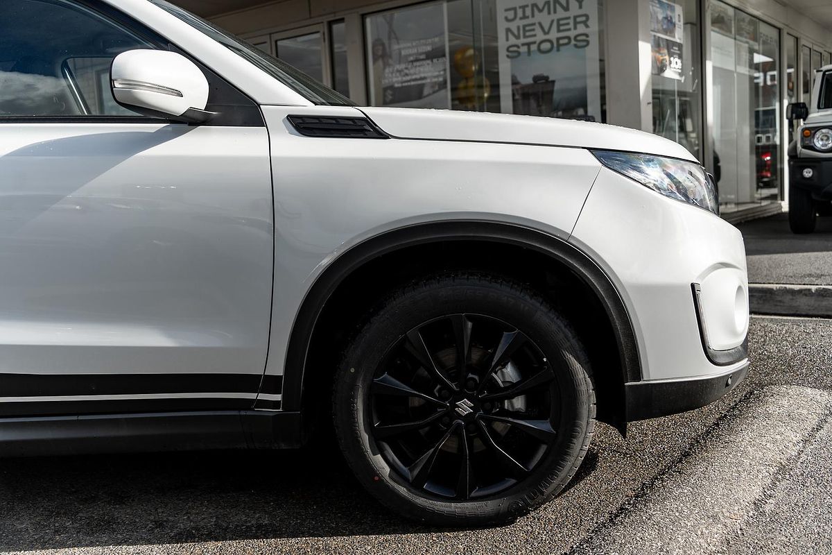 2023 Suzuki Vitara Turbo Shadow LY Series II