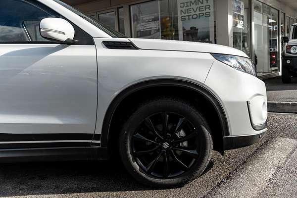 2023 Suzuki Vitara Turbo Shadow LY Series II