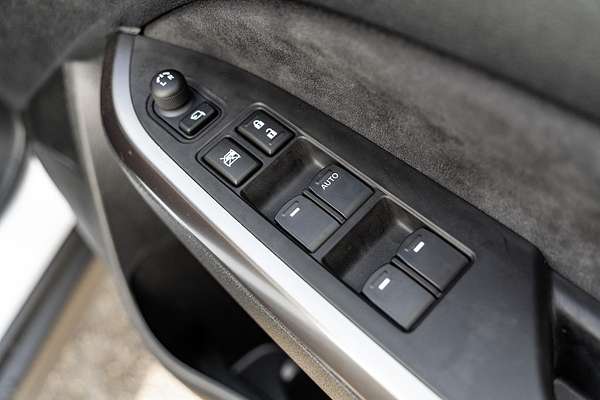 2023 Suzuki Vitara Turbo Shadow LY Series II