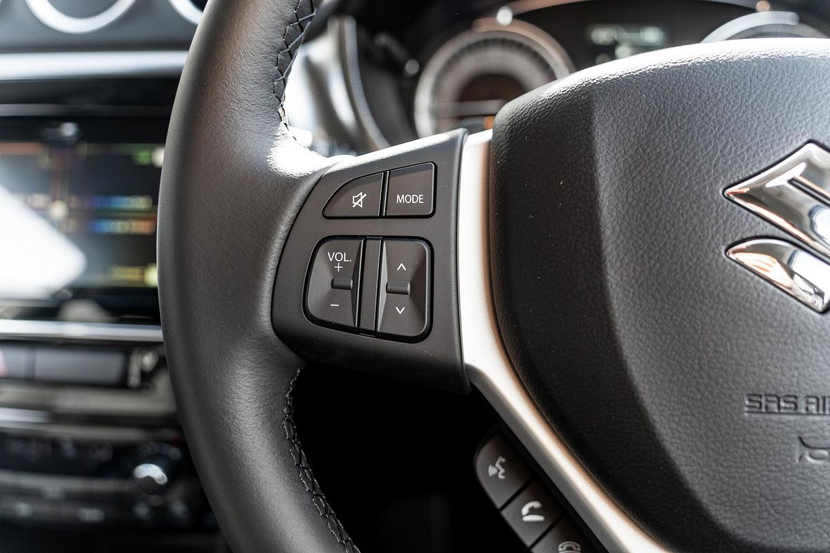 2023 Suzuki Vitara Turbo Shadow LY Series II