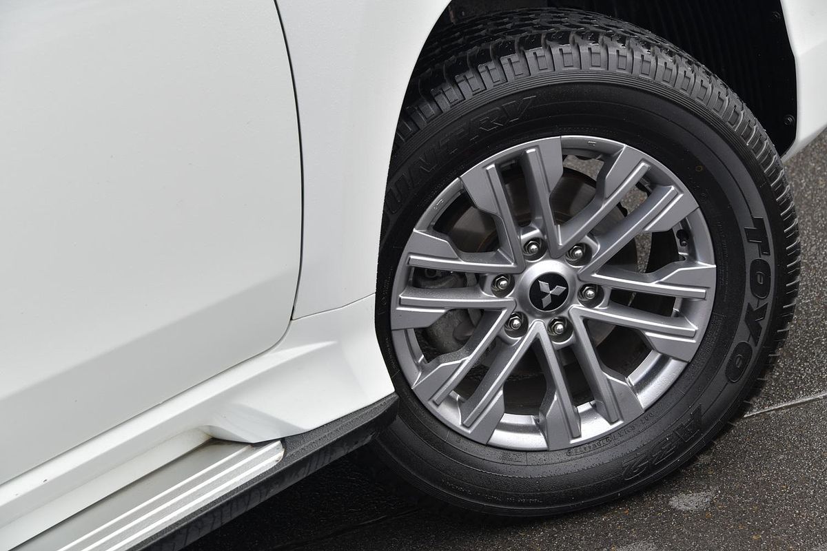 2022 Mitsubishi Pajero Sport GLX QF