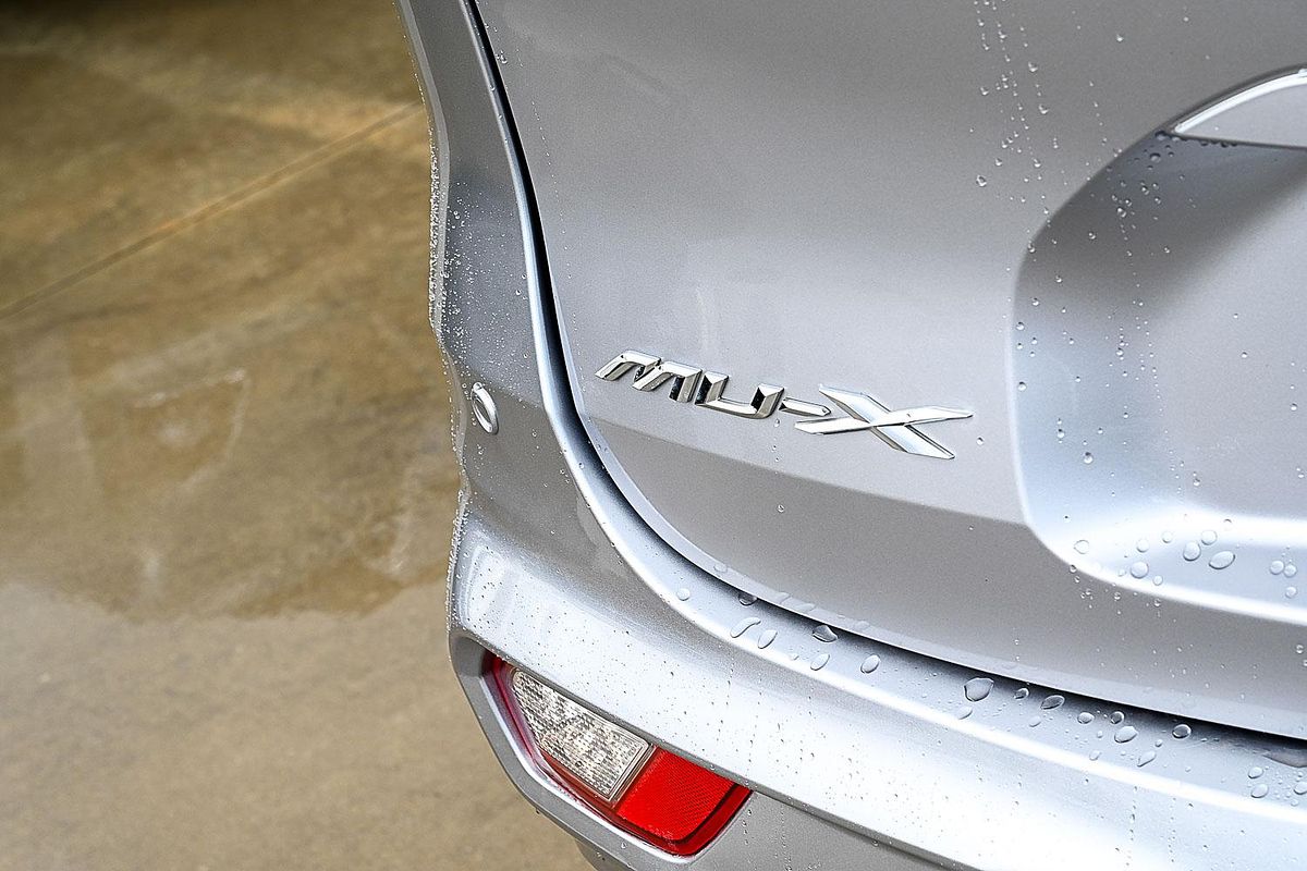 2023 Isuzu MU-X LS-T