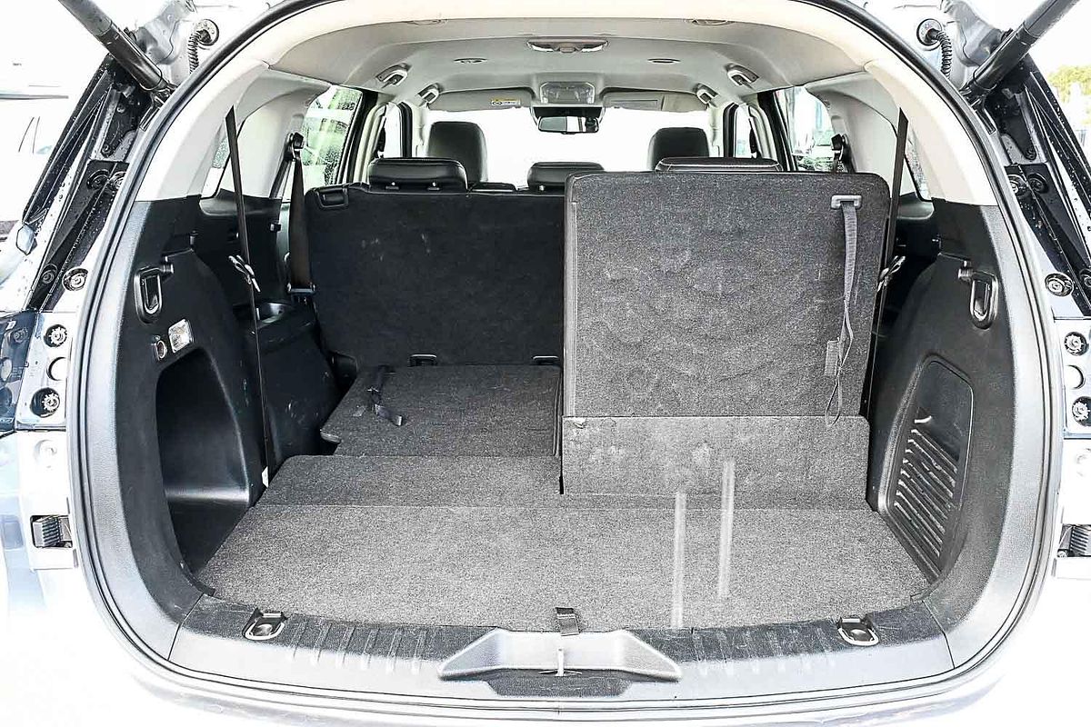 2023 Isuzu MU-X LS-T