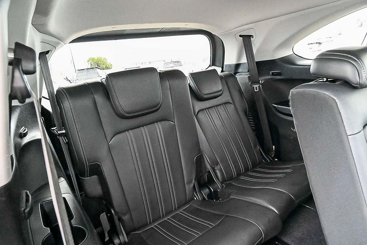 2023 Isuzu MU-X LS-T