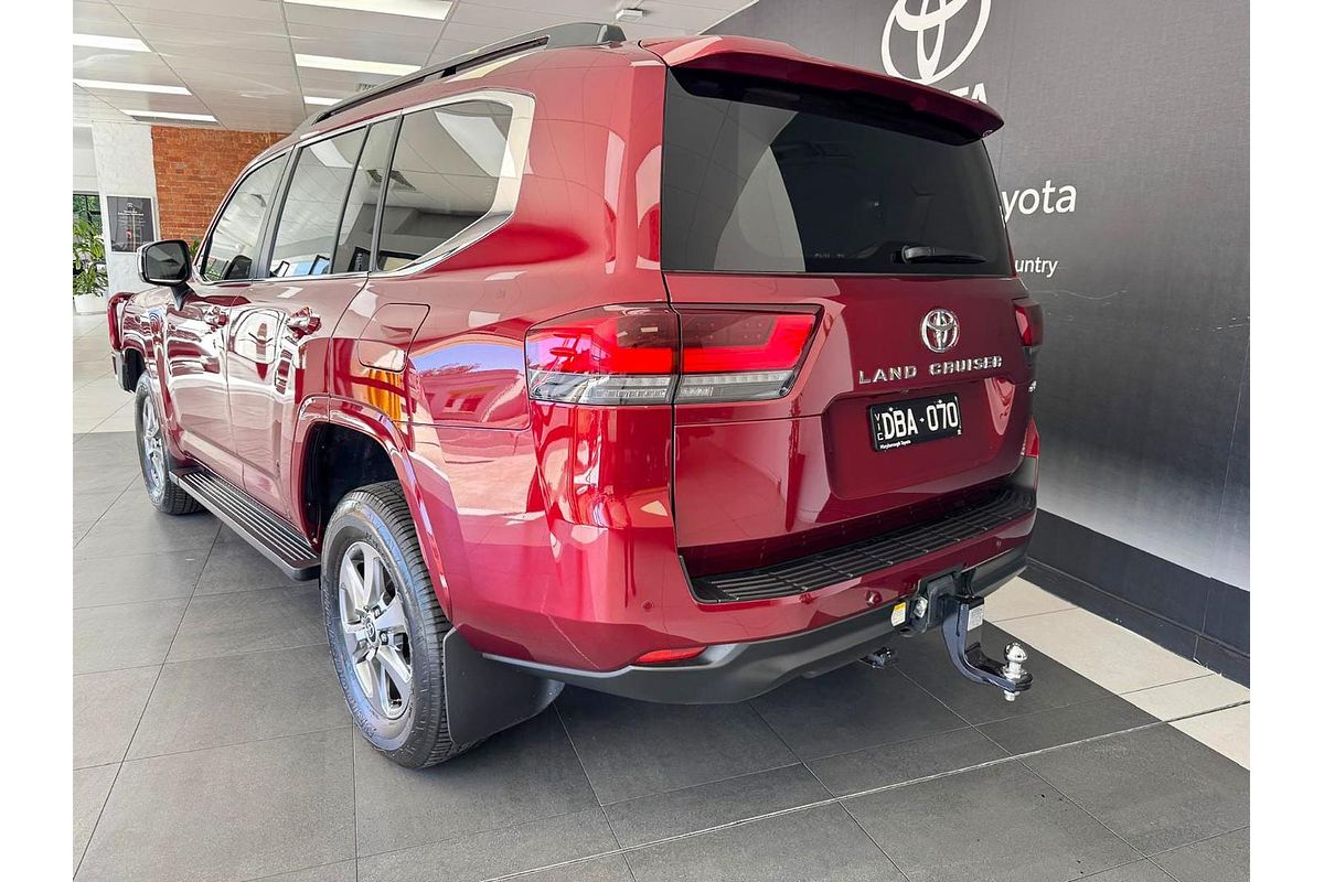 2024 Toyota Landcruiser Sahara FJA300R