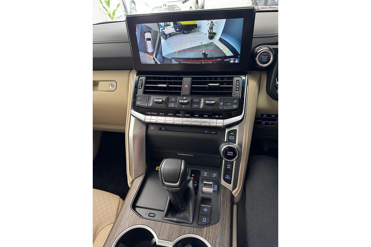 2024 Toyota Landcruiser Sahara FJA300R