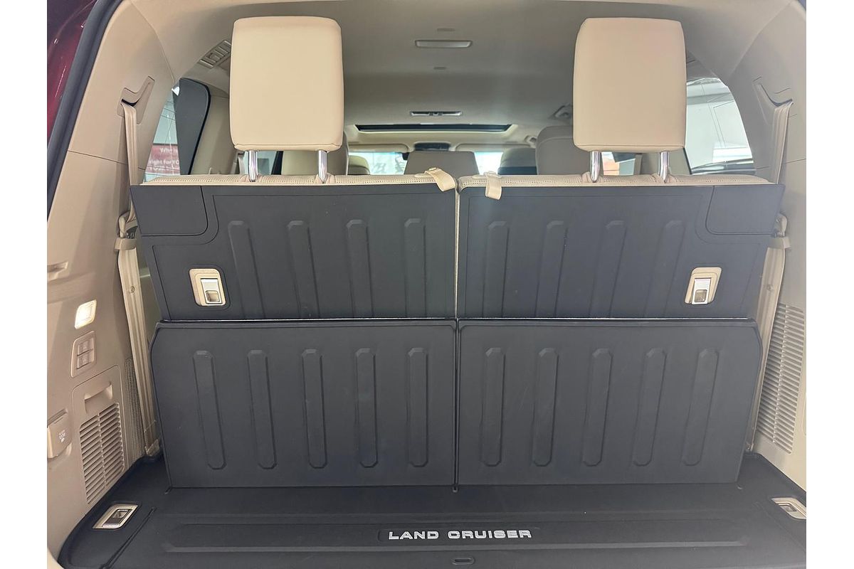 2024 Toyota Landcruiser Sahara FJA300R