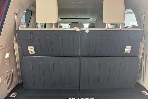 2024 Toyota Landcruiser Sahara FJA300R