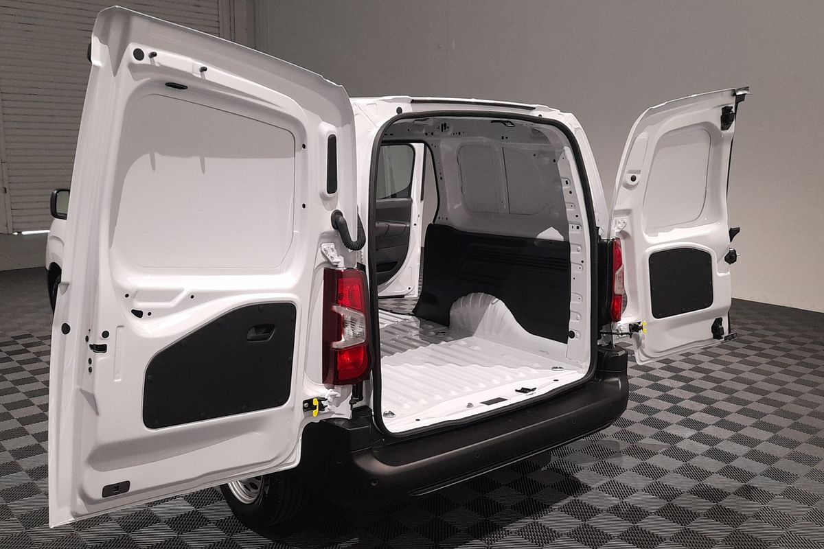 2024 Peugeot Partner Pro K9 LWB