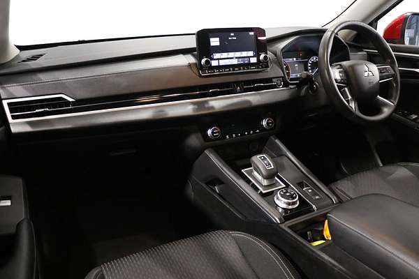 2023 Mitsubishi Outlander ES ZM