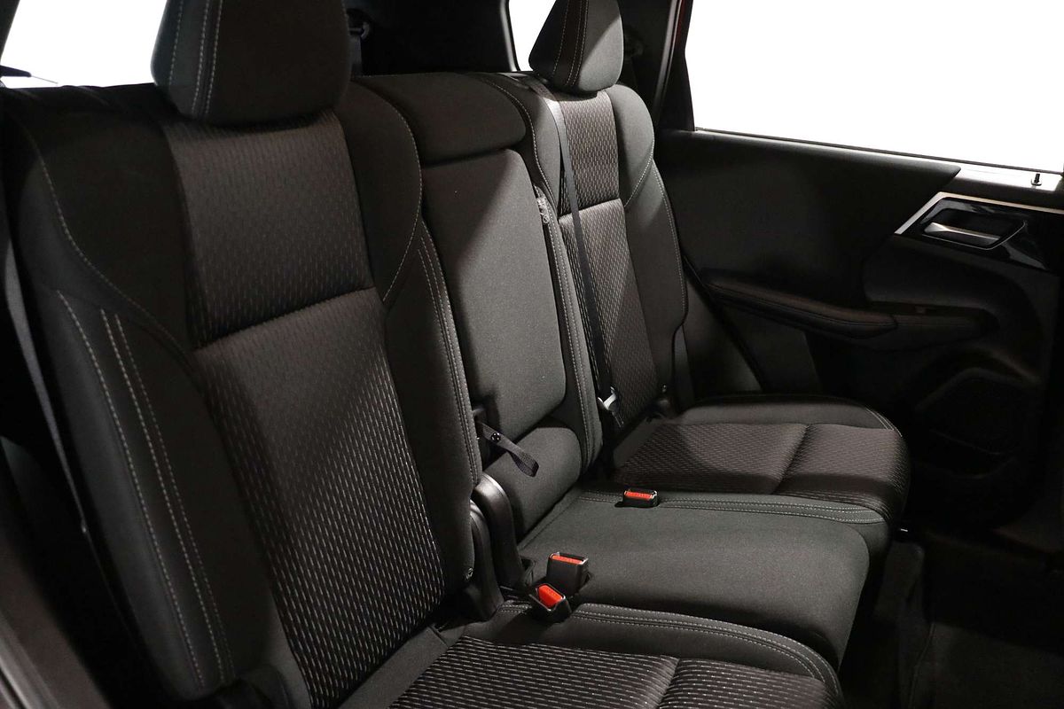 2023 Mitsubishi Outlander ES ZM