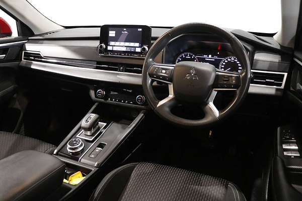 2023 Mitsubishi Outlander ES ZM