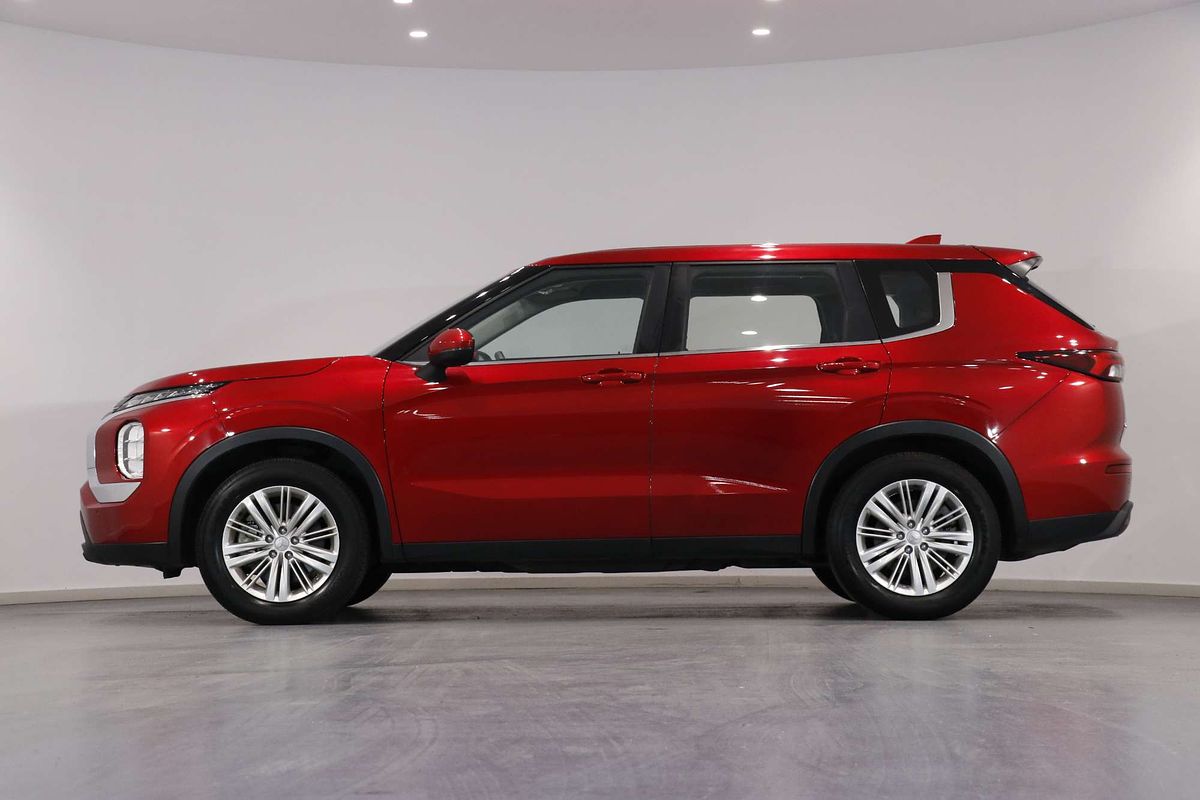 2023 Mitsubishi Outlander ES ZM