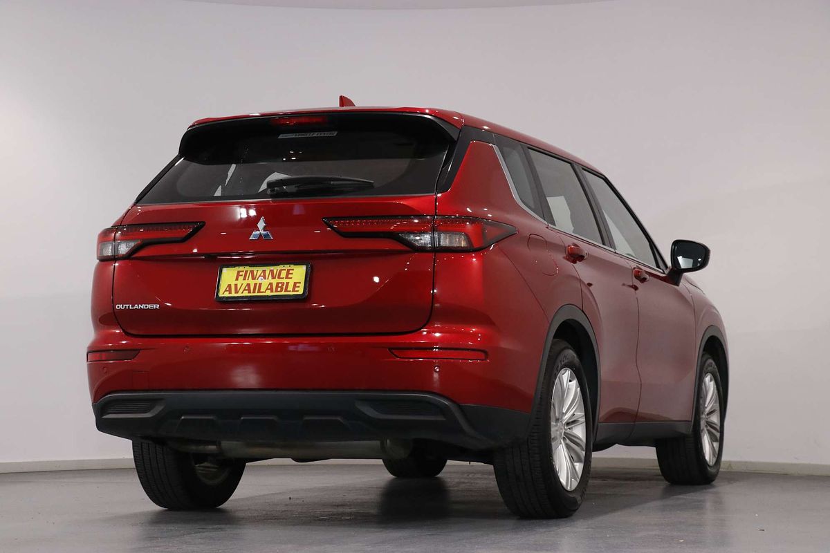 2023 Mitsubishi Outlander ES ZM