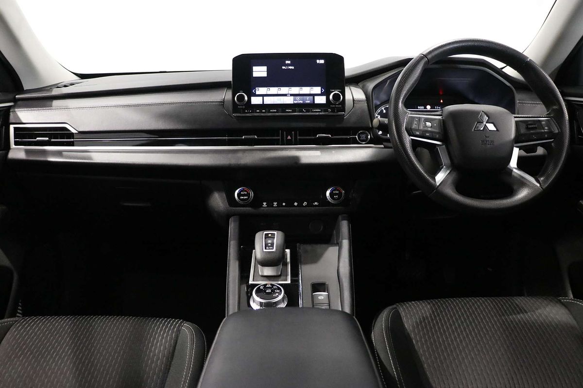 2023 Mitsubishi Outlander ES ZM
