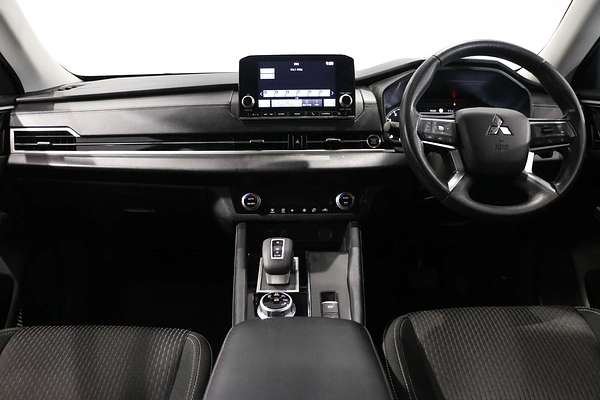 2023 Mitsubishi Outlander ES ZM