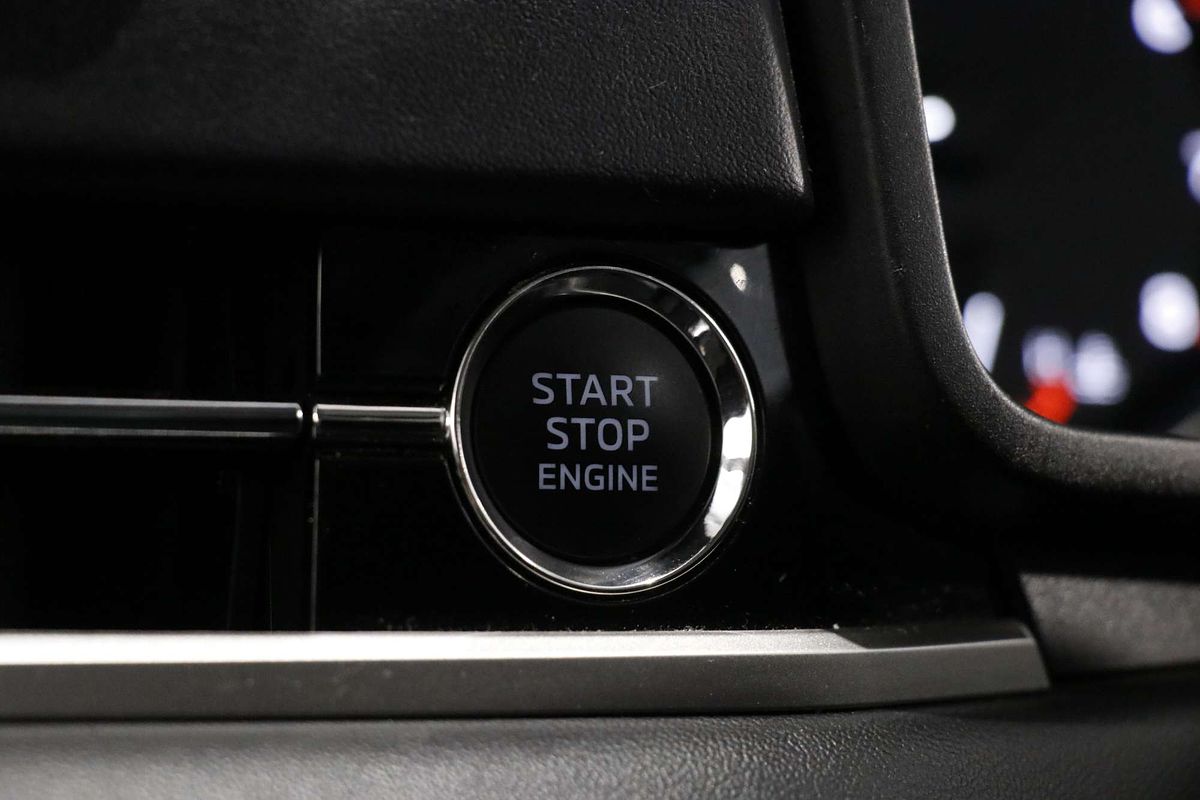 2023 Mitsubishi Outlander ES ZM