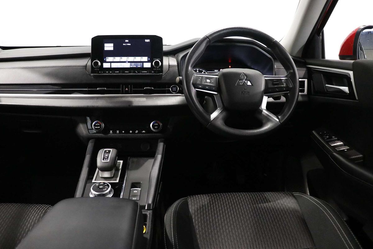 2023 Mitsubishi Outlander ES ZM