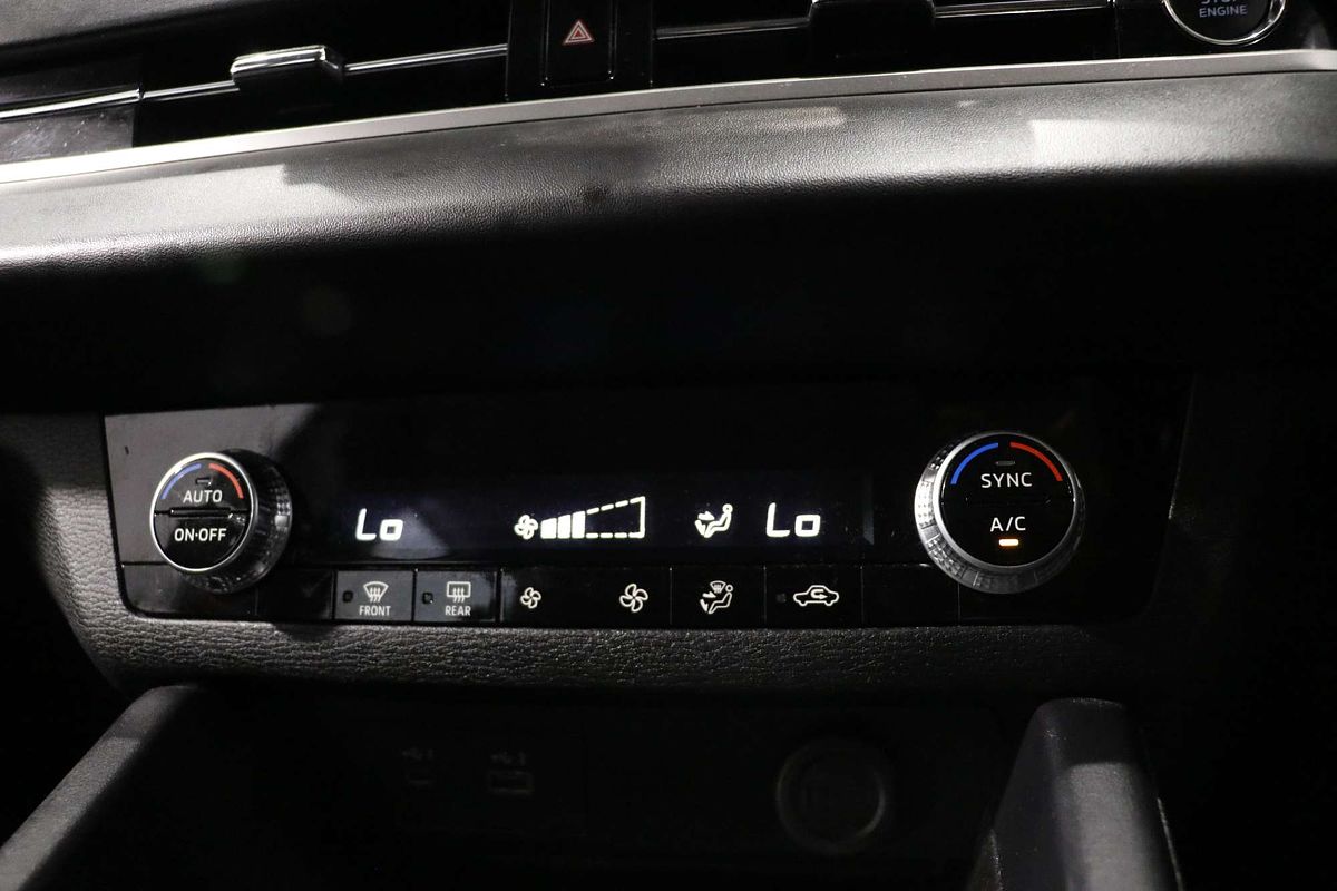 2023 Mitsubishi Outlander ES ZM