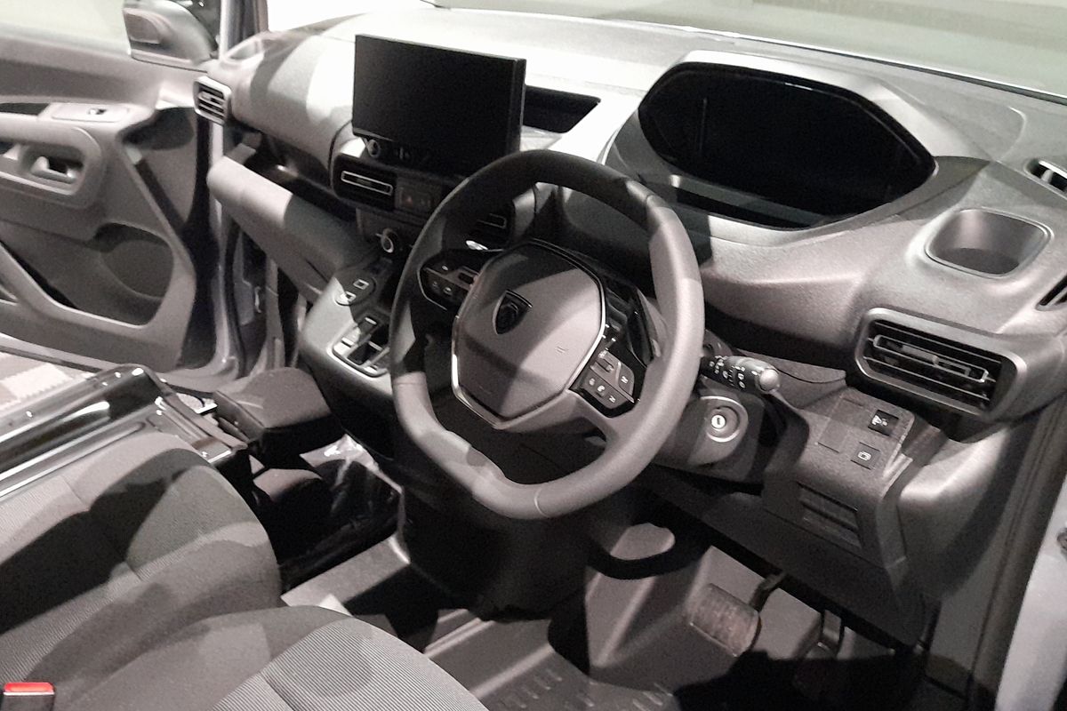 2024 Peugeot Partner Pro K9 LWB