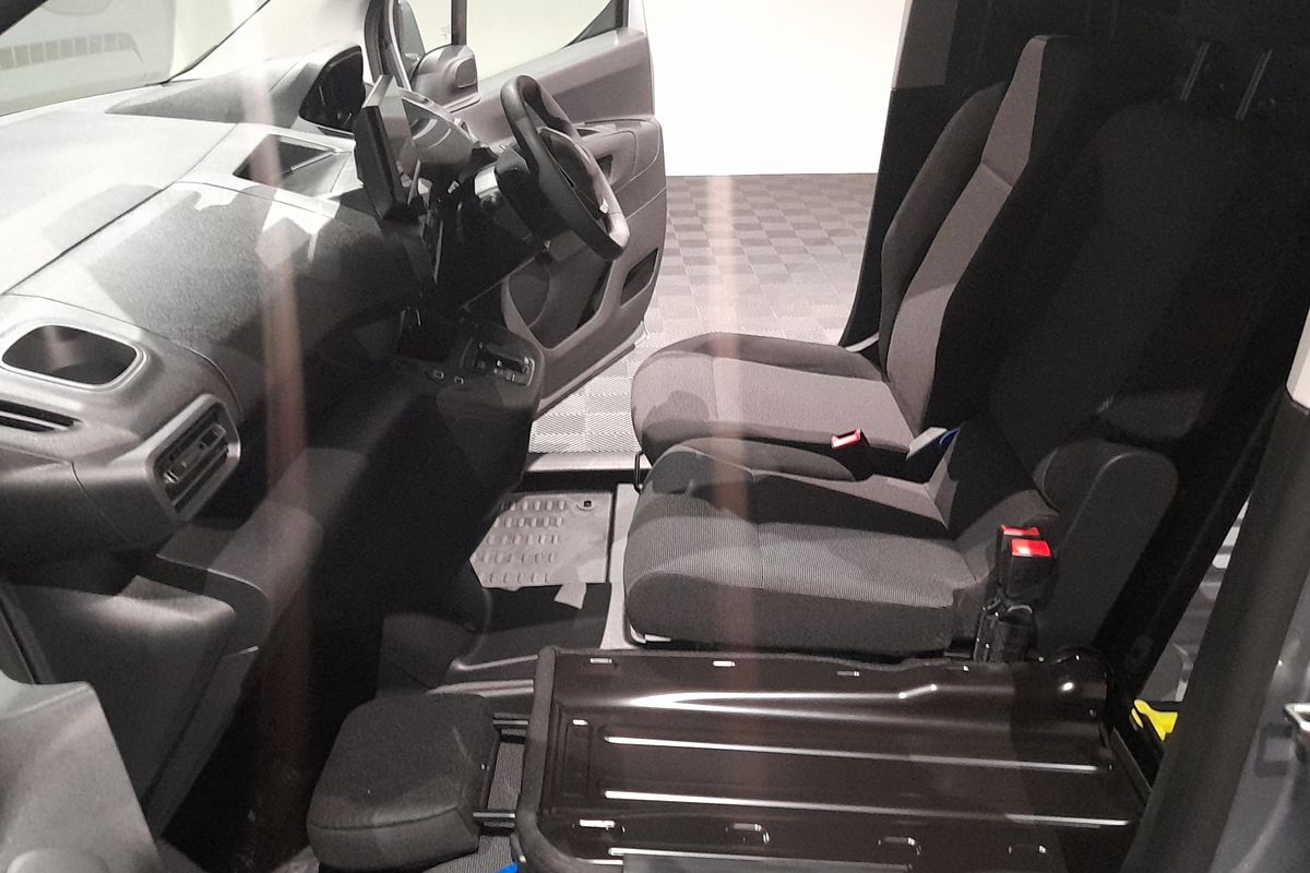 2024 Peugeot Partner Pro K9 LWB
