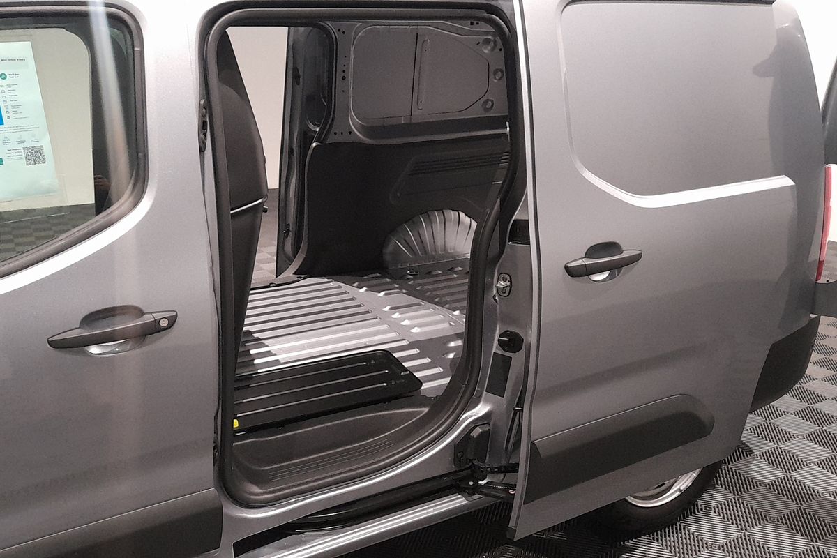 2024 Peugeot Partner Pro K9 LWB