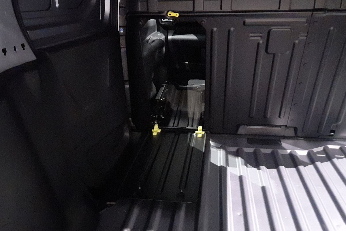 2024 Peugeot Partner Pro K9 LWB