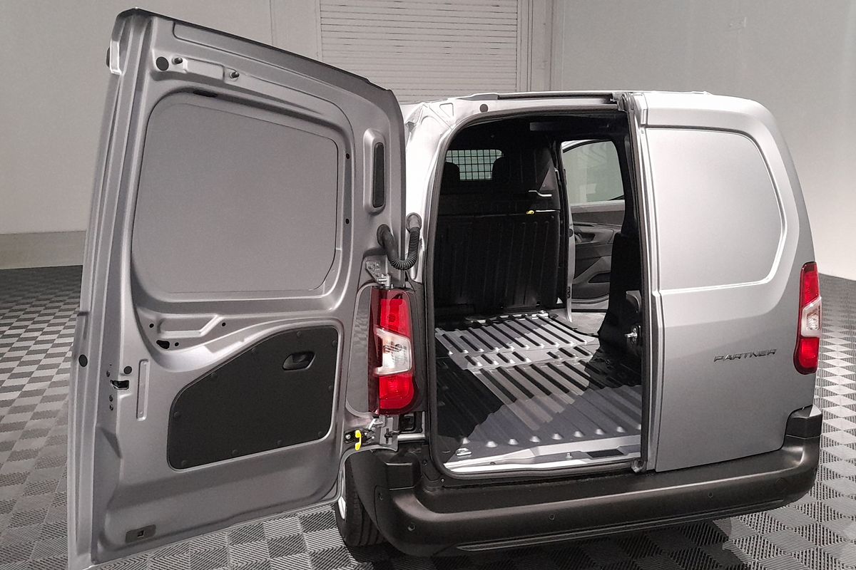 2024 Peugeot Partner Pro K9 LWB