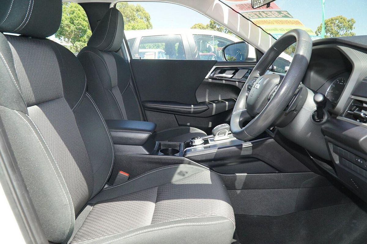 2022 Mitsubishi Outlander ES ZM