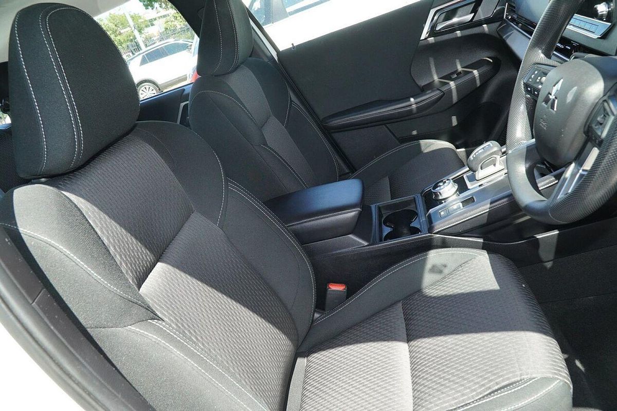 2022 Mitsubishi Outlander ES ZM