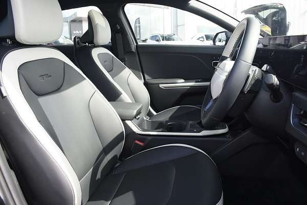2025 Kia K4 GT-Line CL4m