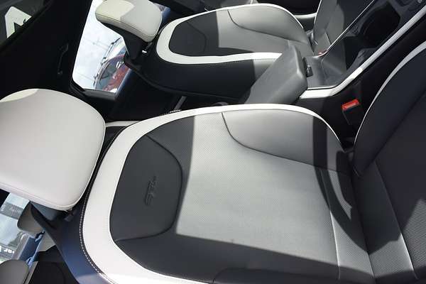 2025 Kia K4 GT-Line CL4m